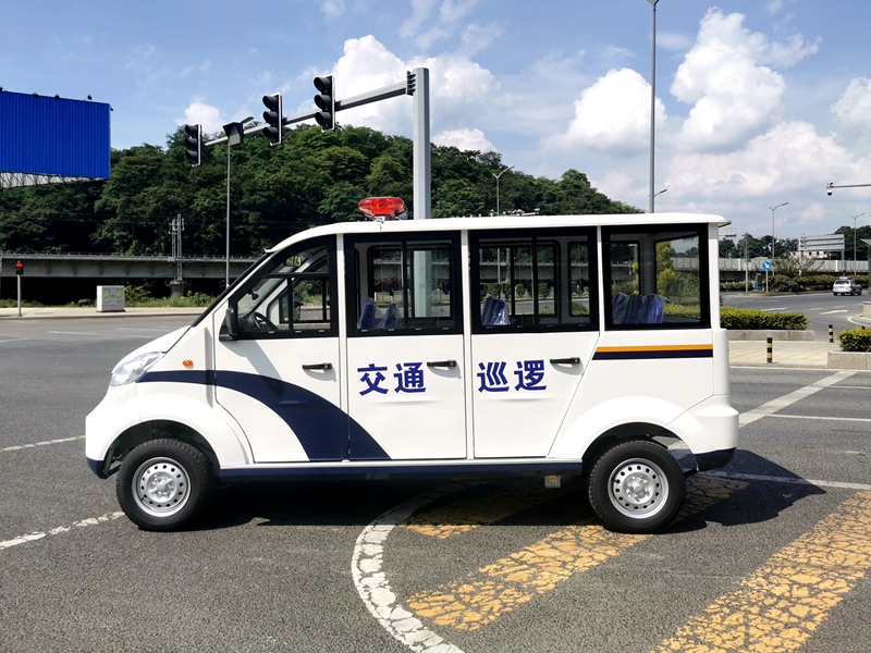 8座燃油巡逻车